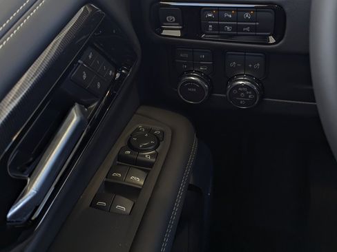 New 2026 GMC Yukon Elevation w/ LPO, Floor Liner Package image 22