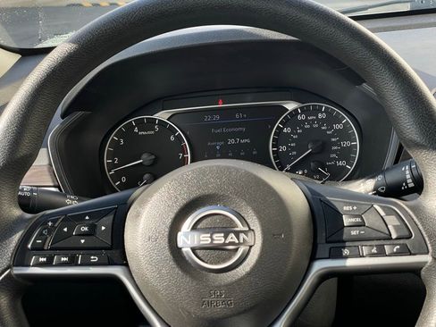 Used 2024 Nissan Altima 2.5 SV image 12