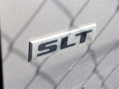 Used 2021 RAM 1500 Classic SLT image 8