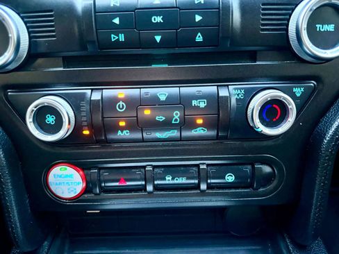 Used 2016 Ford Mustang Coupe RWD image 17