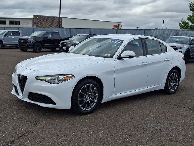 Used 2020 Alfa Romeo Giulia AWD w/ Cold Weather Package image 3