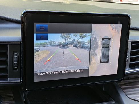 Used 2020 Ford Explorer Limited RWD image 18
