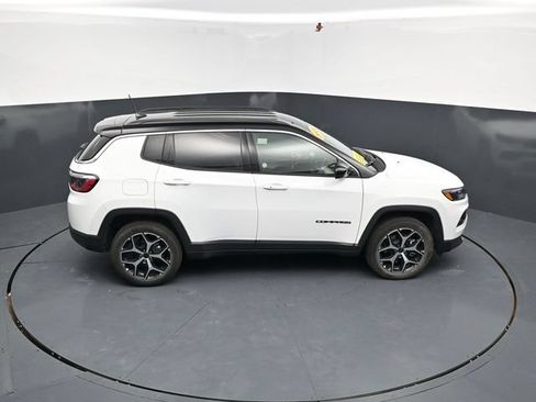 Used 2026 Jeep Compass Limited AWD/4WD image 35
