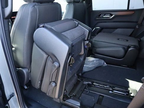 New 2026 GMC Yukon Denali w/ Sun & Power Step Package AWD/4WD image 14