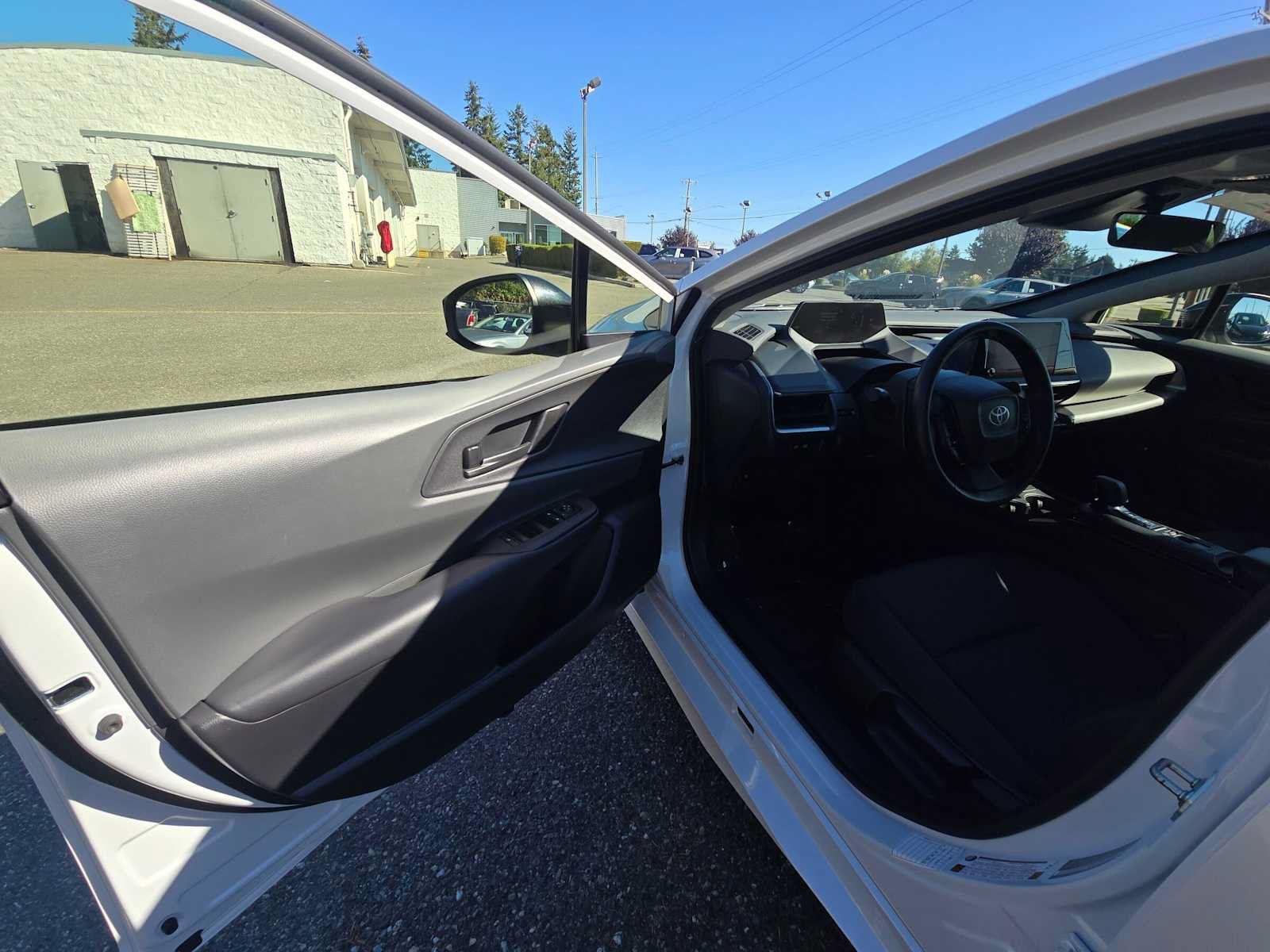 Certified 2025 Toyota Prius LE FWD image 20