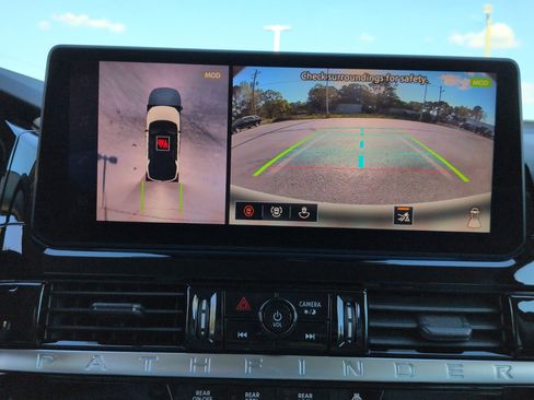 New 2026 Nissan Pathfinder SL image 23