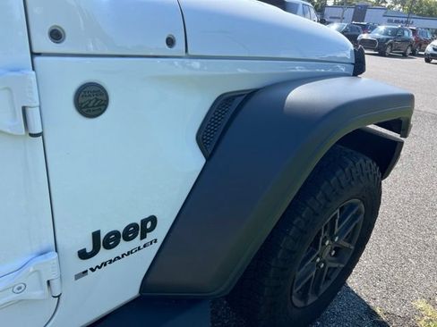 Used 2024 Jeep Wrangler Unlimited Sport AWD/4WD image 10