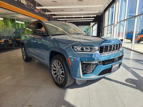 New 2026 Jeep Grand Cherokee Summit AWD/4WD image 3