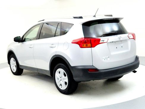 Used 2015 Toyota RAV4 LE image 4