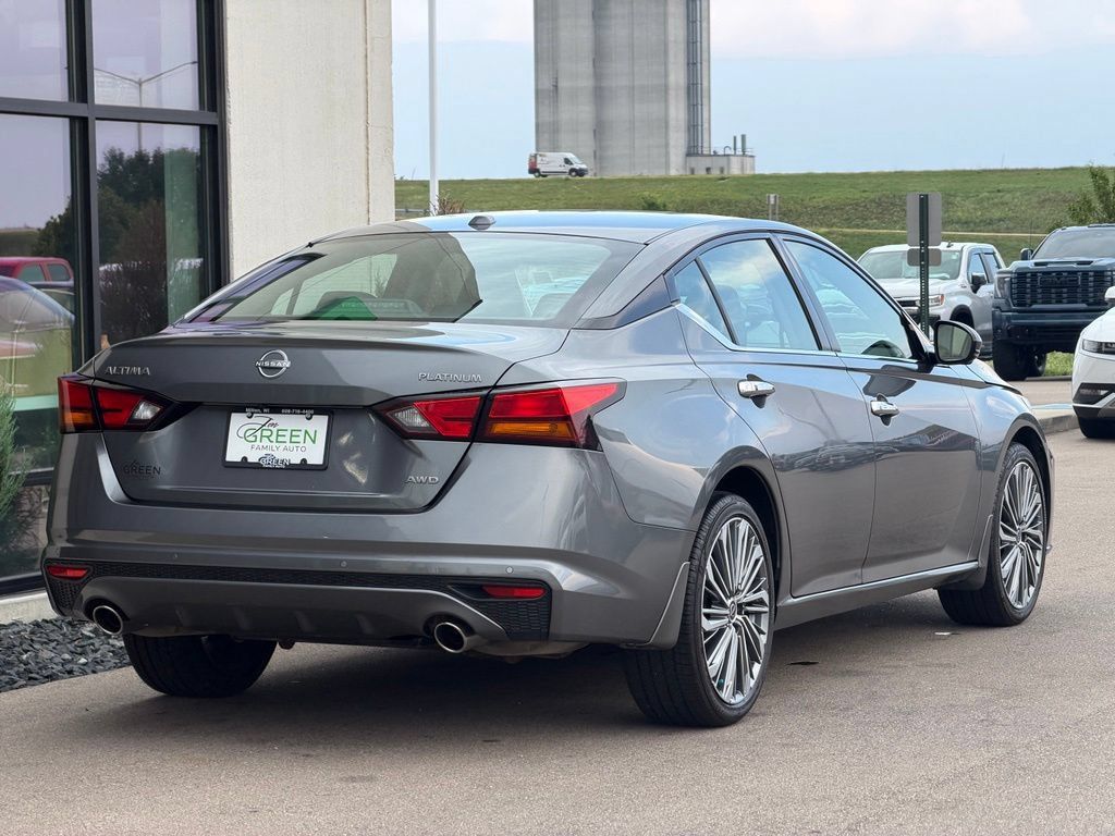 Used 2023 Nissan Altima AWD image 5