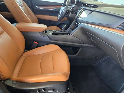 Used 2023 Cadillac XT5 Premium Luxury w/ Technology Package image 22