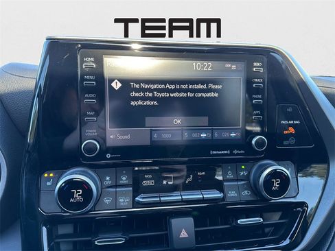 Used 2021 Toyota Highlander XLE image 12