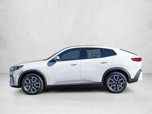 Used 2026 BMW X2 xDrive28i AWD/4WD image 9