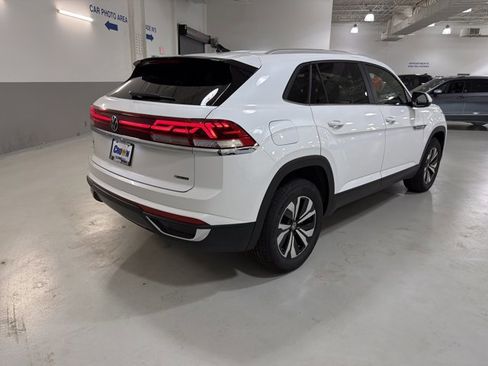New 2026 Volkswagen Atlas Cross Sport SE AWD/4WD image 9
