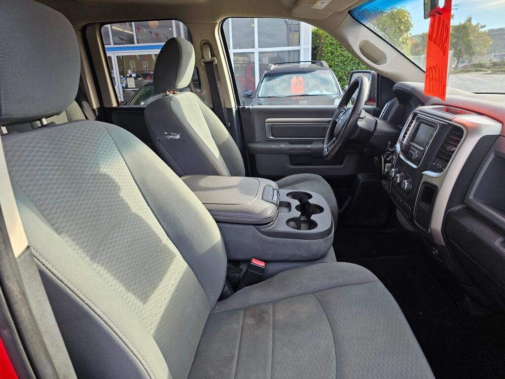Used 2017 RAM 1500 Classic SLT AWD/4WD image 12