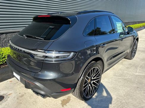 Certified 2026 Porsche Macan AWD/4WD image 9