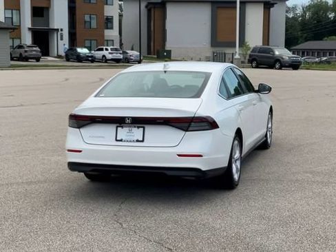 Certified 2025 Honda Accord LX image 8