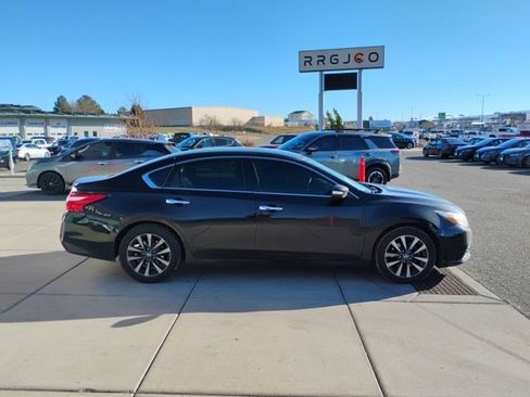 Used 2017 Nissan Altima 2.5 SL image 4