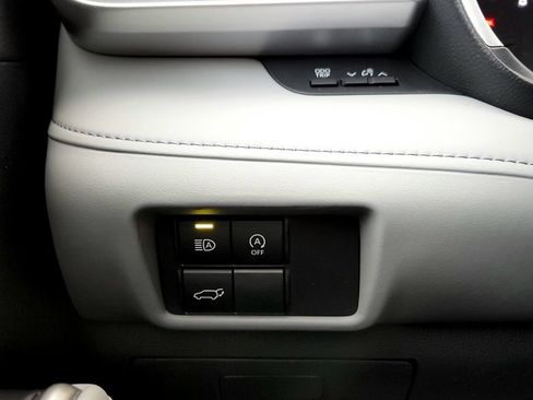 Certified 2024 Toyota Highlander XLE AWD/4WD image 33