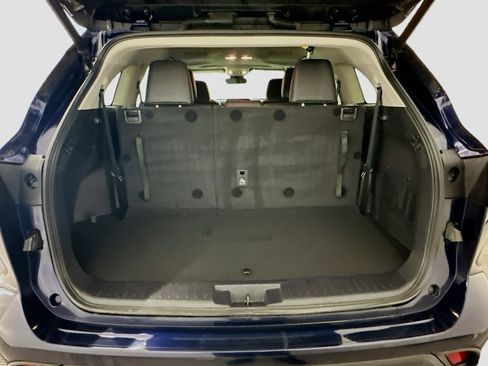 Used 2022 Toyota Highlander XLE image 32