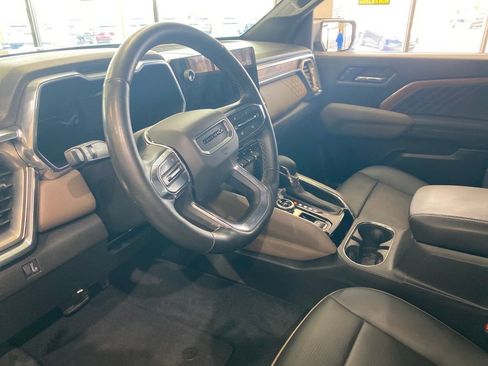 Used 2024 GMC Canyon Denali image 15