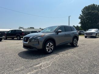 Used 2021 Nissan Rogue SV image 1