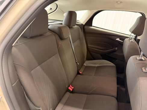 Used 2017 Ford Focus SE image 15