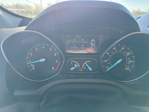 Used 2017 Ford Escape SE w/ Equipment Group 201A image 6