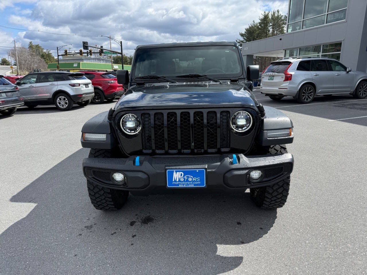 Used 2023 Jeep Wrangler Unlimited w/ Cold Weather Group AWD/4WD image 3