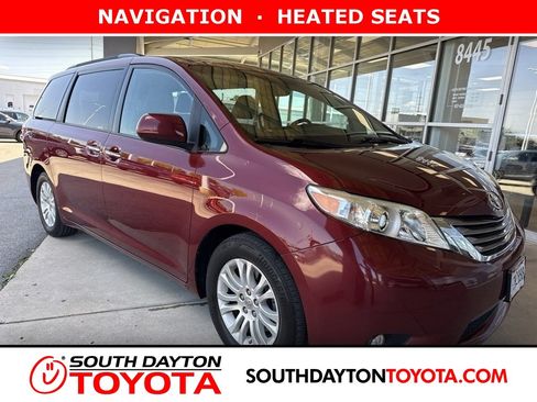 Used 2016 Toyota Sienna XLE Premium FWD image 1