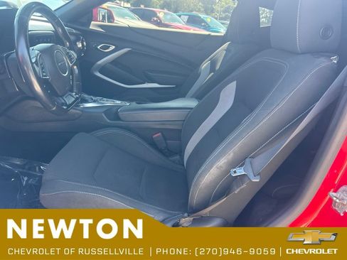 Used 2020 Chevrolet Camaro LT RWD image 4