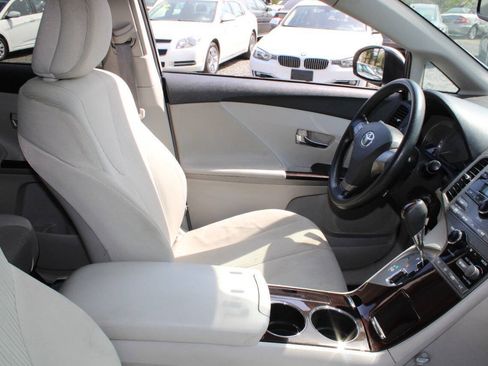 Used 2009 Toyota Venza FWD image 11