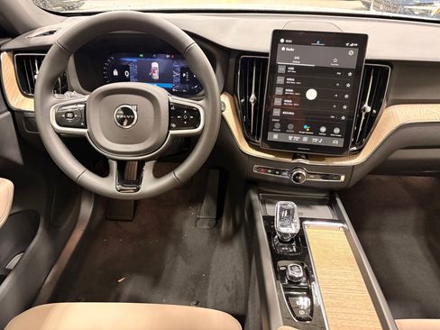 Used 2026 Volvo XC60 B5 Plus w/ Protection Package Premier image 24