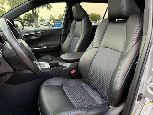 Used 2025 Toyota RAV4 XSE AWD/4WD image 24