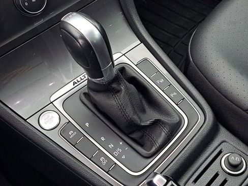 Used 2017 Volkswagen Golf Alltrack SE image 17