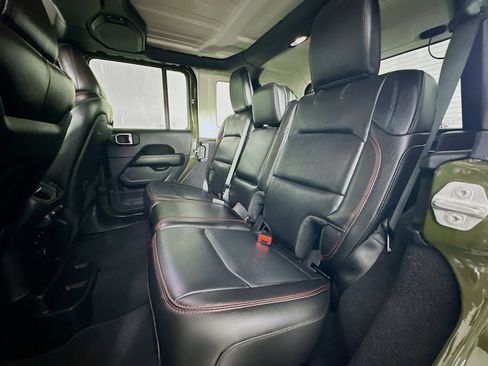 Used 2021 Jeep Wrangler Unlimited Rubicon w/ Uconnect 4C Nav & Sound Group AWD/4WD image 25