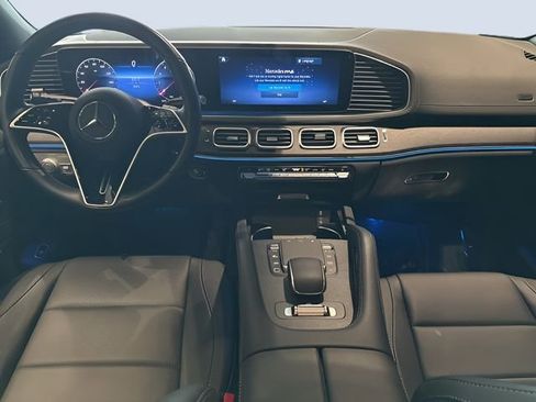 Used 2025 Mercedes-Benz GLS 450 4MATIC image 11