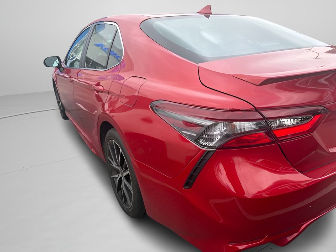 Used 2021 Toyota Camry SE w/ Convenience Package FWD image 12