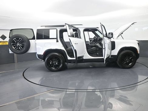 Used 2025 Land Rover Defender 110 S AWD/4WD image 89