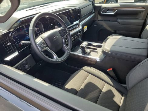 Used 2026 Chevrolet Silverado 1500 LT Trail Boss w/ Convenience Package II AWD/4WD image 3