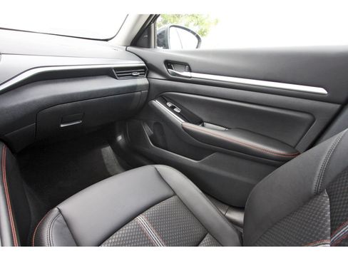 Certified 2025 Nissan Altima 2.5 SR FWD image 13