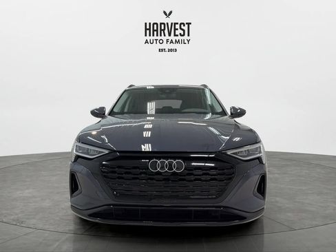 Used 2024 Audi Q8 e-tron Premium image 11