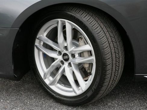 Used 2022 Audi A4 2.0T Premium Plus image 3