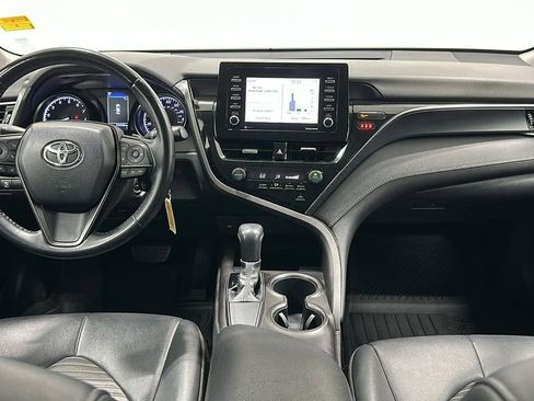 Used 2021 Toyota Camry SE image 10