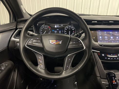 Certified 2025 Cadillac XT5 Premium Luxury AWD/4WD image 14