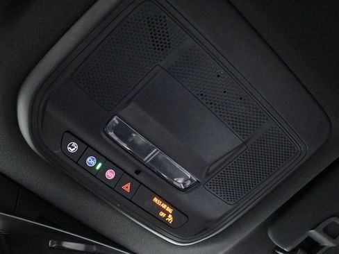 Used 2026 Chevrolet Equinox EV LT FWD image 28