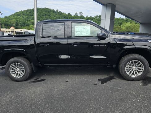 New 2025 Chevrolet Colorado LT w/ LT Convenience Package image 7