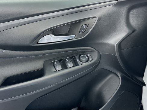 Used 2025 Buick Envista Sport Touring image 15