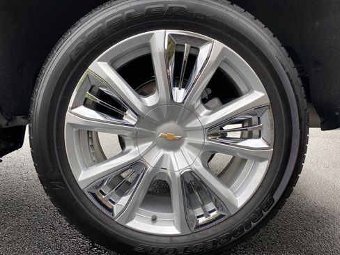 Used 2022 Chevrolet Silverado 1500 High Country w/ High Country Premium Package image 52