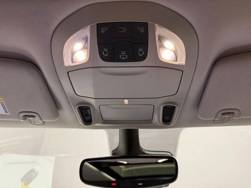 Used 2024 Chrysler Pacifica Limited image 26